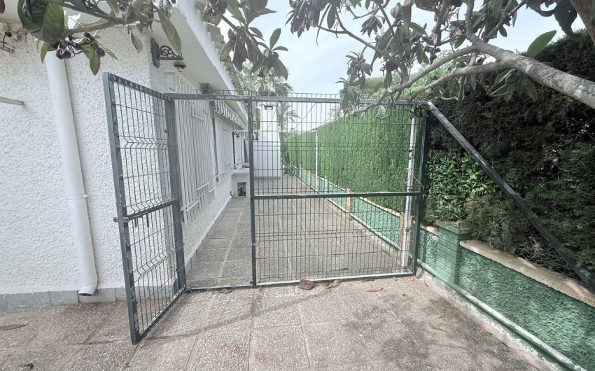 Revente - Villa -
Orihuela Costa - Campoamor