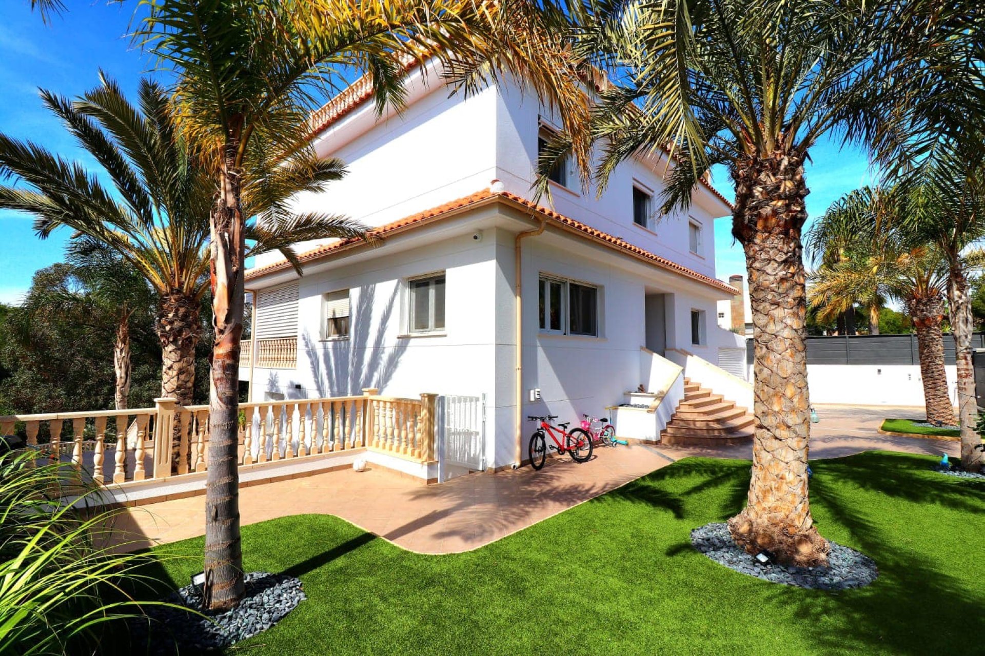 Revente - Villa -
Orihuela Costa - Campoamor