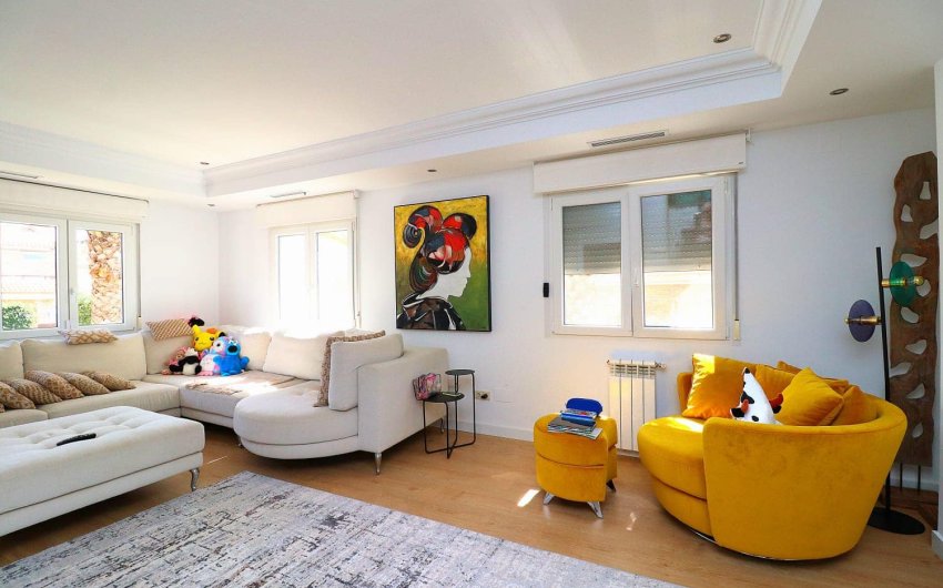 Revente - Villa -
Orihuela Costa - Campoamor