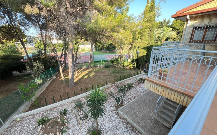 Revente - Villa -
Orihuela Costa - Campoamor