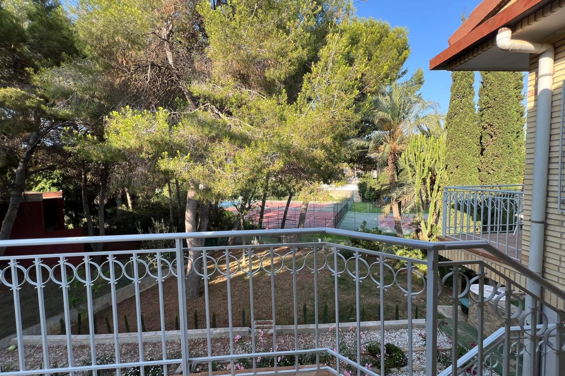 Revente - Villa -
Orihuela Costa - Campoamor