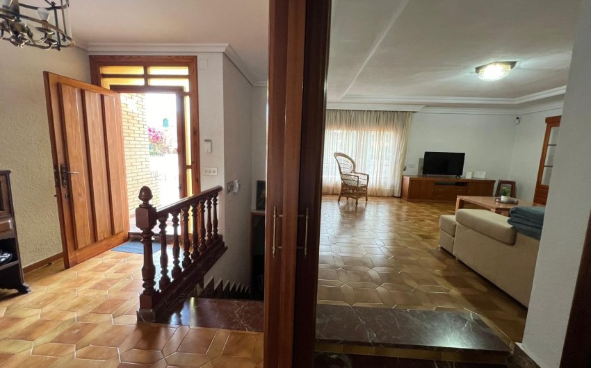 Revente - Villa -
Orihuela Costa - Campoamor