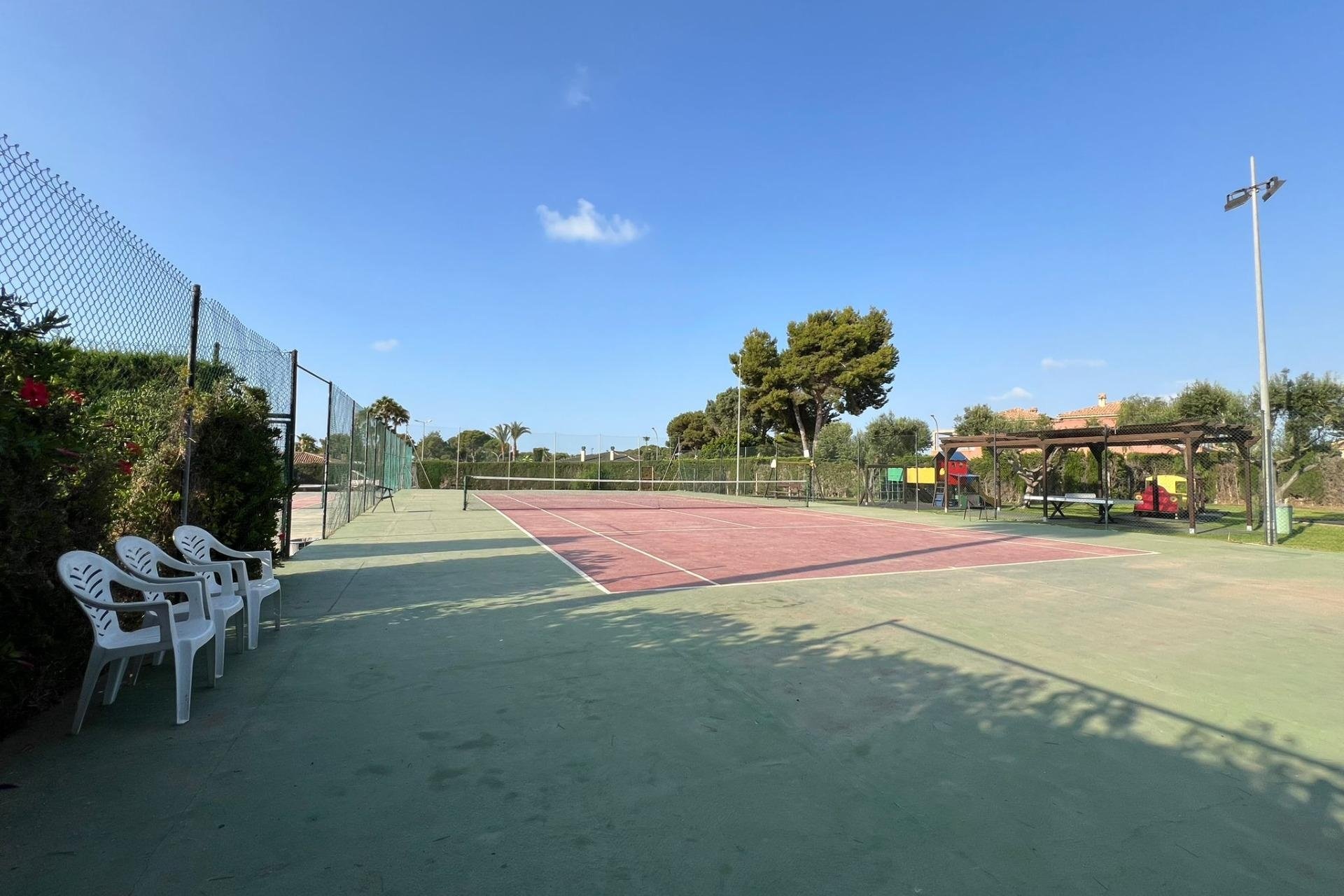Revente - Villa -
Orihuela Costa - Campoamor