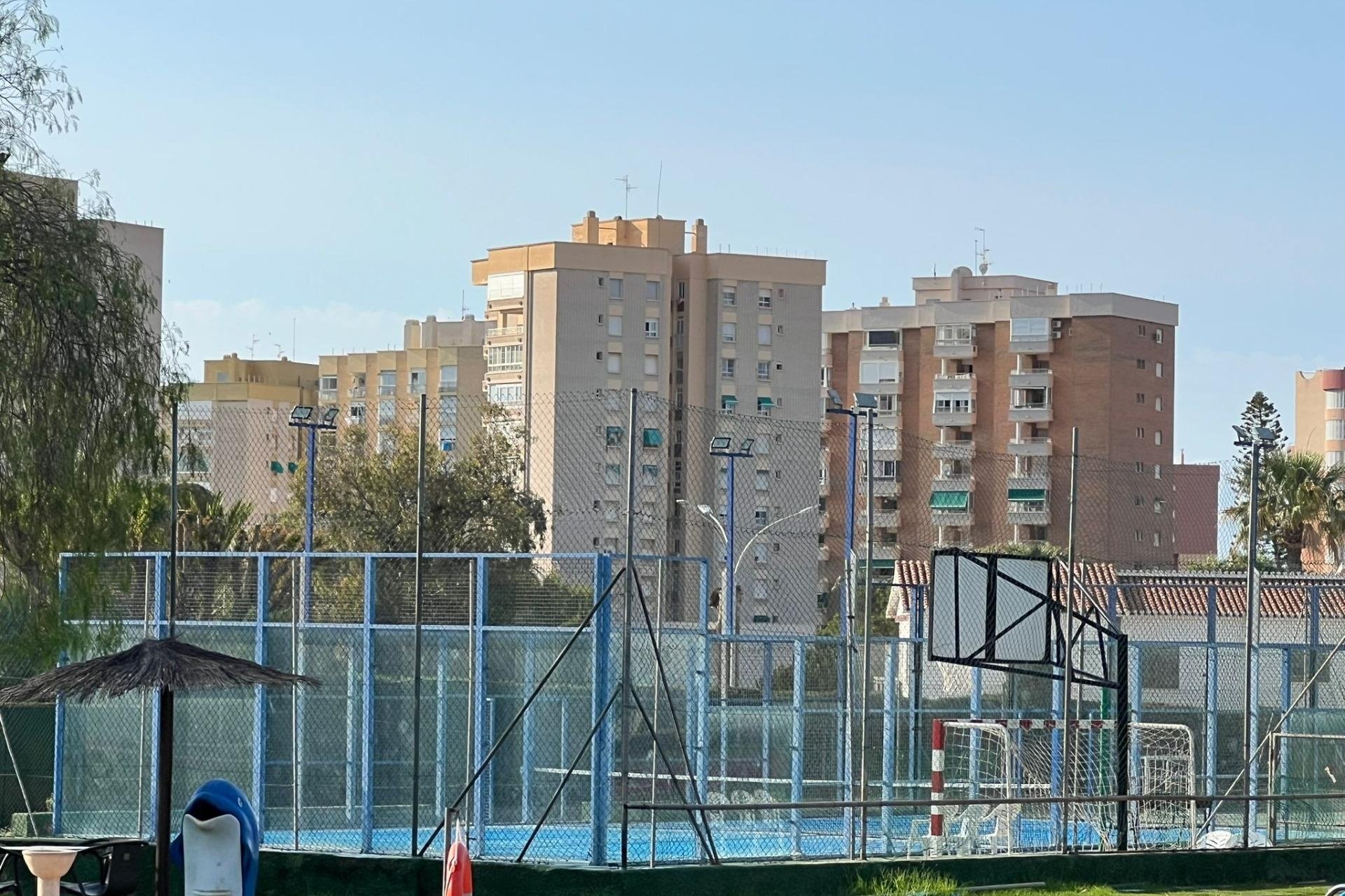 Revente - Villa -
Orihuela Costa - Campoamor