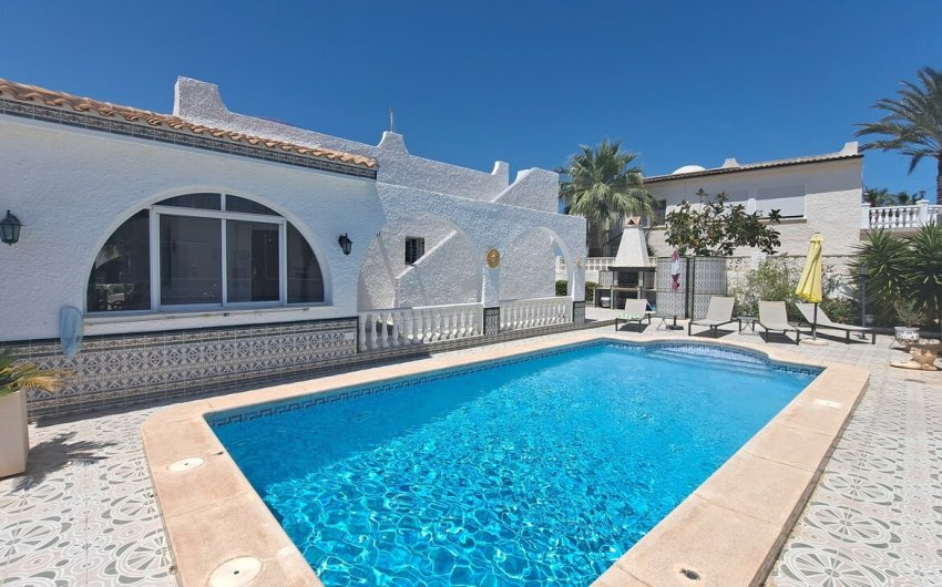 Revente - Villa -
Orihuela Costa - Costa Blanca