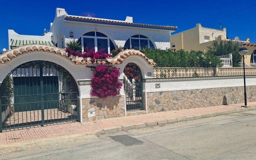 Revente - Villa -
Orihuela Costa - Costa Blanca
