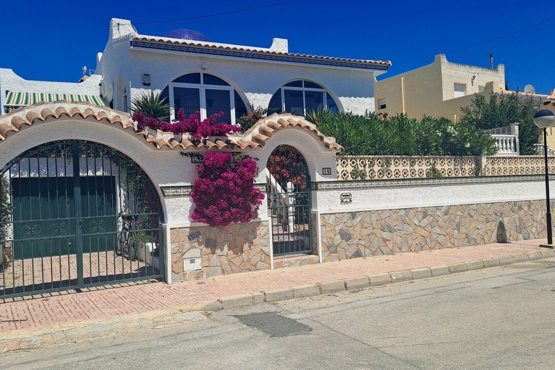 Revente - Villa -
Orihuela Costa - Costa Blanca