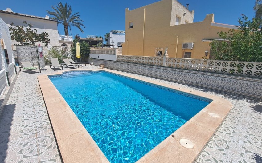 Revente - Villa -
Orihuela Costa - Costa Blanca