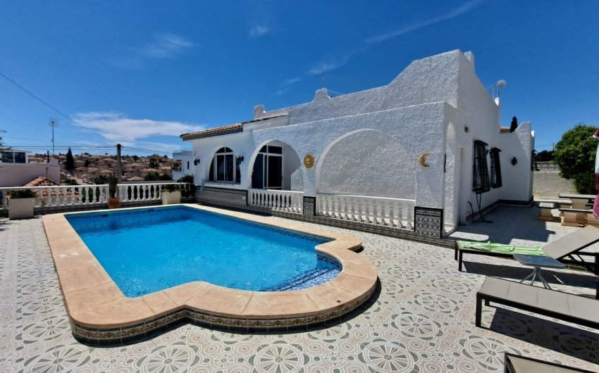 Revente - Villa -
Orihuela Costa - Costa Blanca