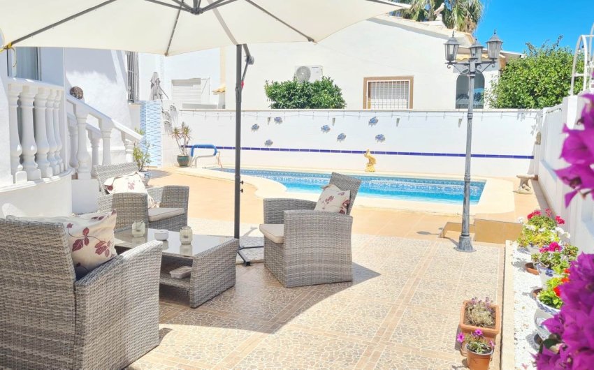 Revente - Villa -
Orihuela Costa - Costa Blanca