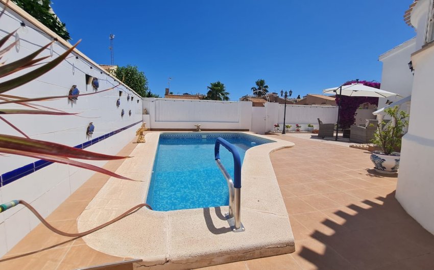 Revente - Villa -
Orihuela Costa - Costa Blanca