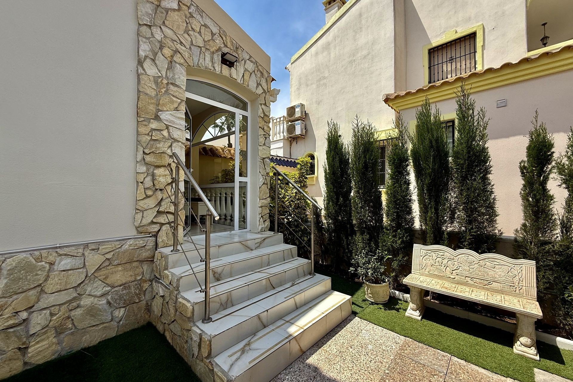 Revente - Villa -
Orihuela Costa - Costa Blanca
