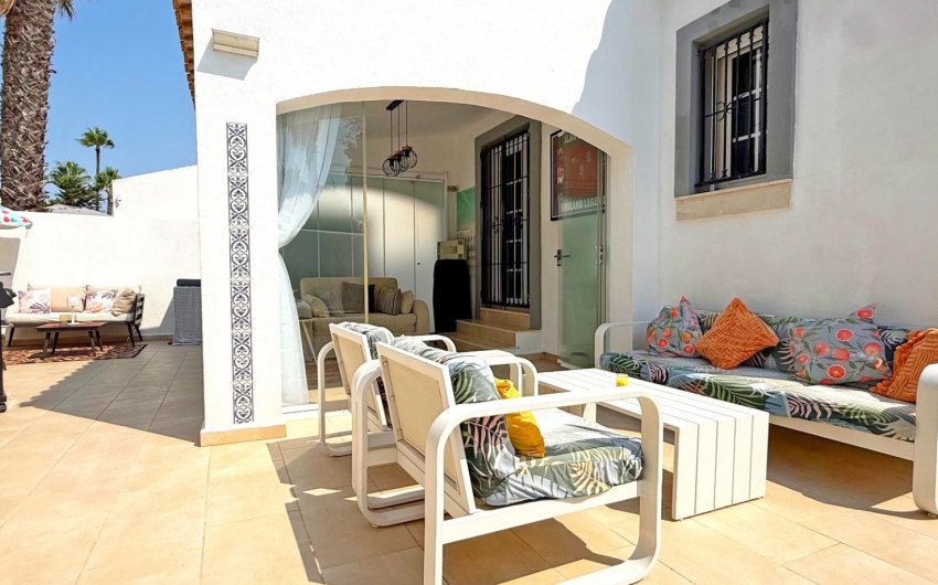 Revente - Villa -
Orihuela Costa - Costa Blanca