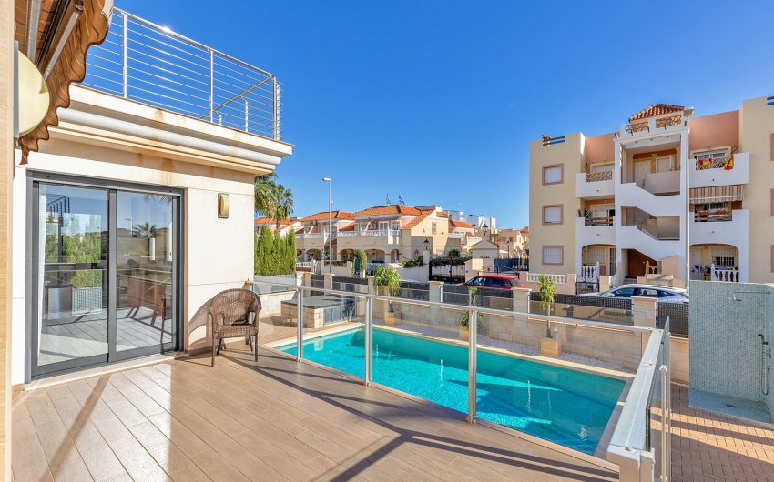 Revente - Villa -
Orihuela Costa - Costa Blanca