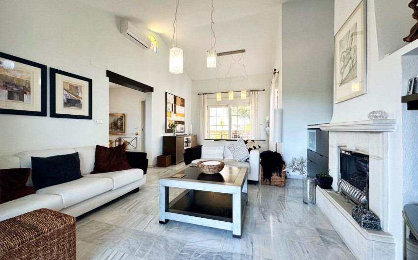 Revente - Villa -
Orihuela Costa - Costa Blanca