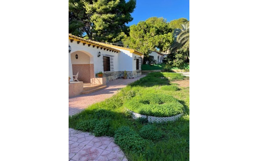 Revente - Villa -
Orihuela Costa - Costa Blanca