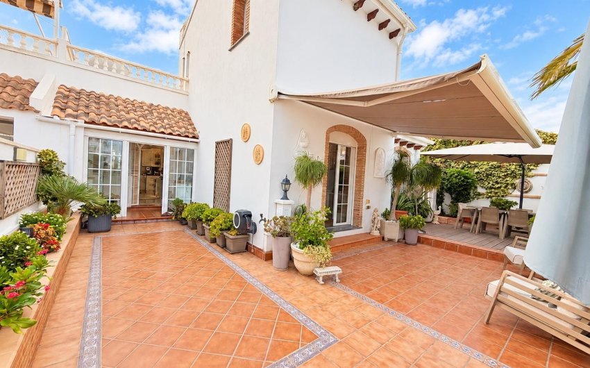 Revente - Villa -
Orihuela Costa - Costa Blanca