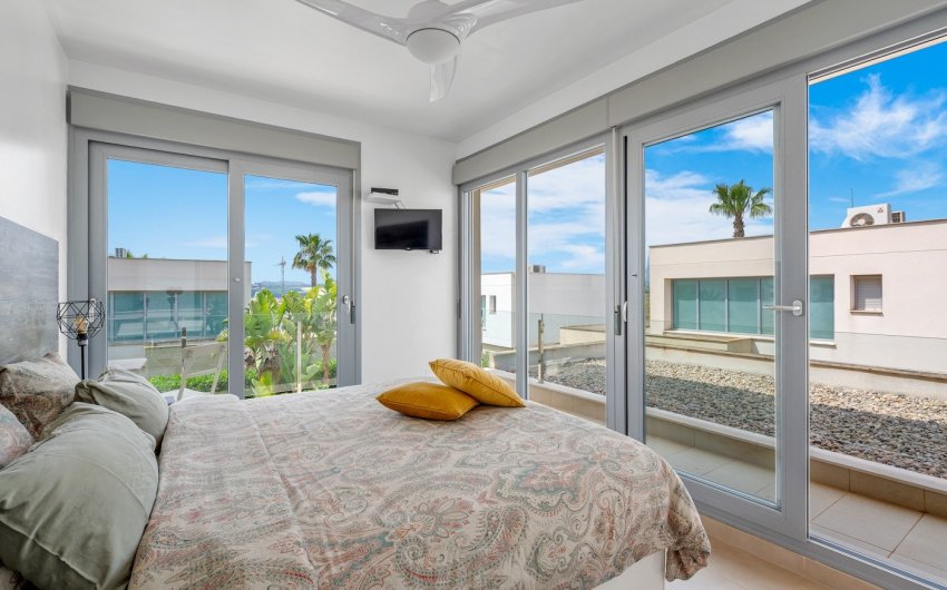 Revente - Villa -
Orihuela Costa - Costa Blanca