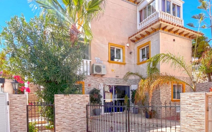 Revente - Villa -
Orihuela Costa - Costa Blanca