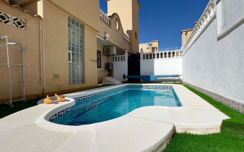 Revente - Villa -
Orihuela Costa - Costa Blanca