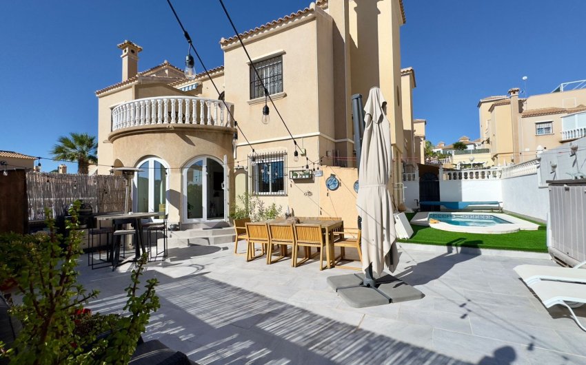 Revente - Villa -
Orihuela Costa - Costa Blanca