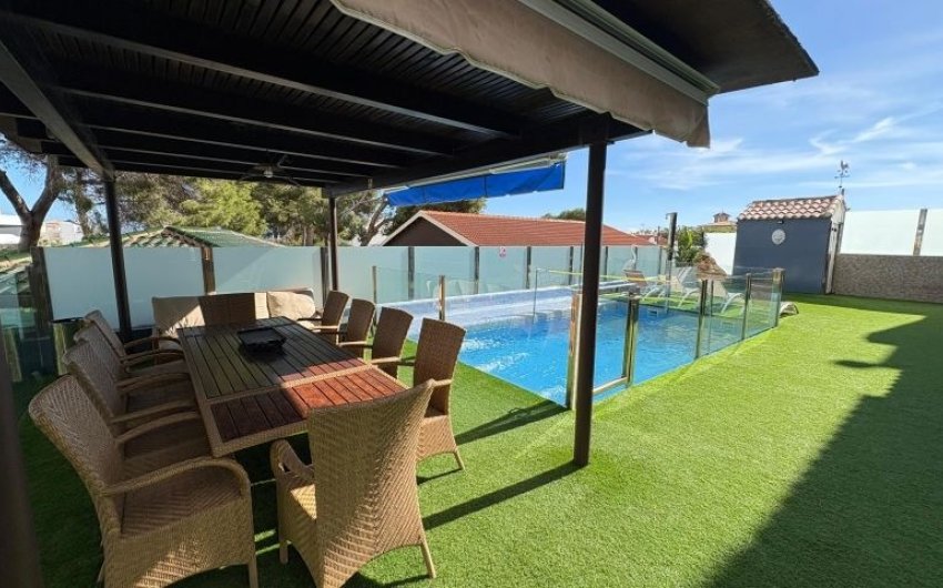 Revente - Villa -
Orihuela Costa - Costa Blanca