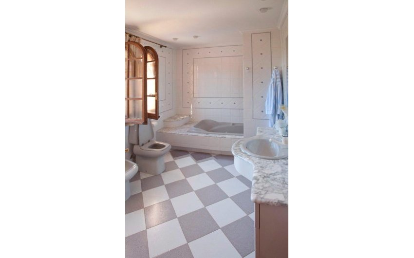 Revente - Villa -
Orihuela Costa - Costa Blanca