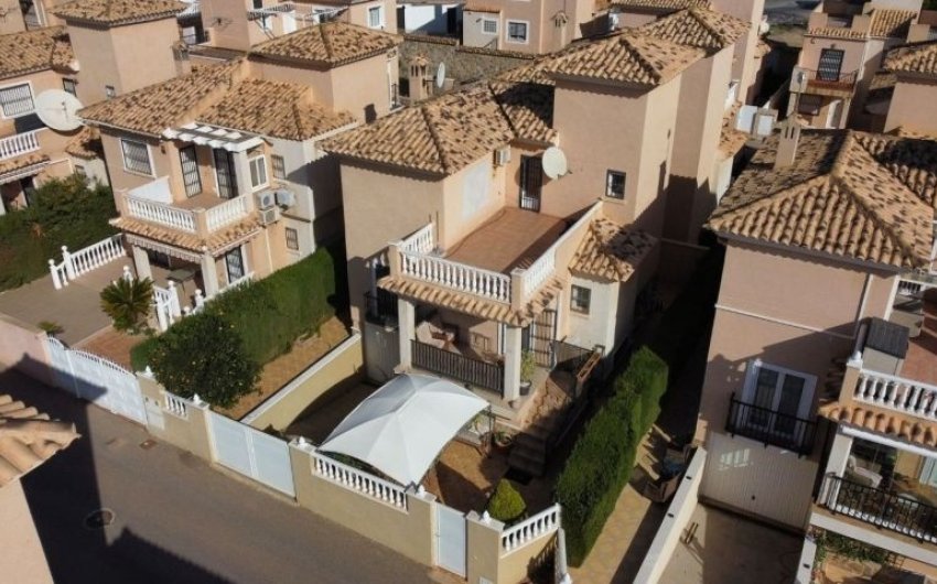 Revente - Villa -
Orihuela Costa - Costa Blanca