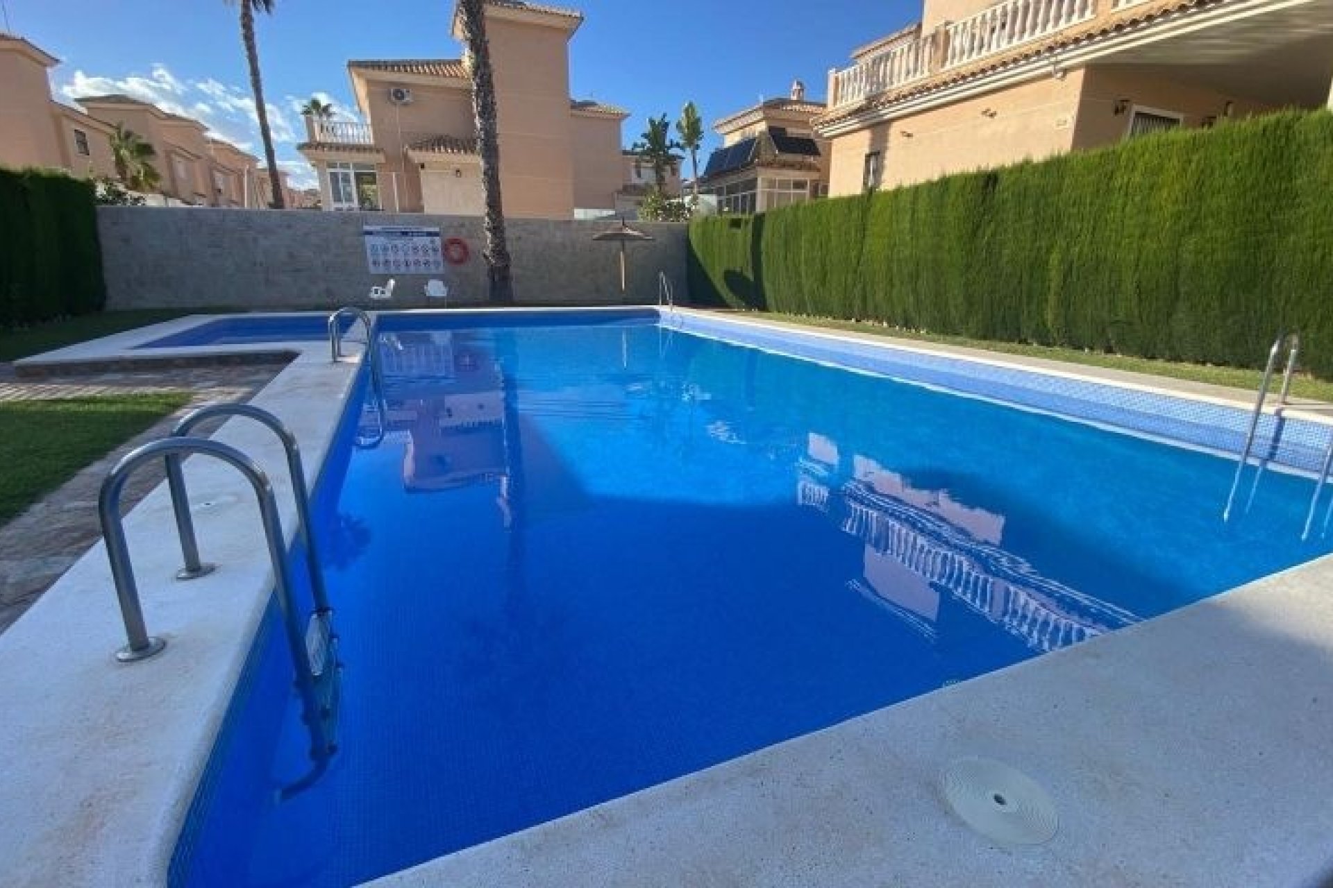 Revente - Villa -
Orihuela Costa - Costa Blanca
