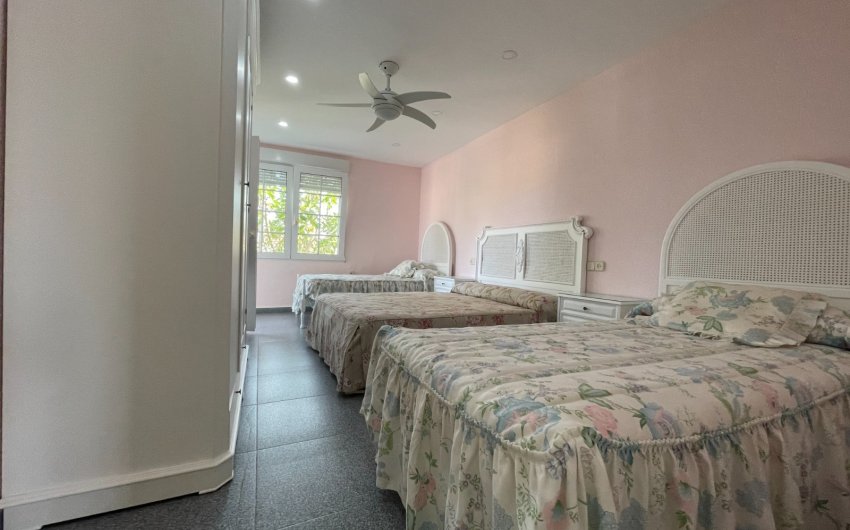 Revente - Villa -
Orihuela Costa - Costa Blanca