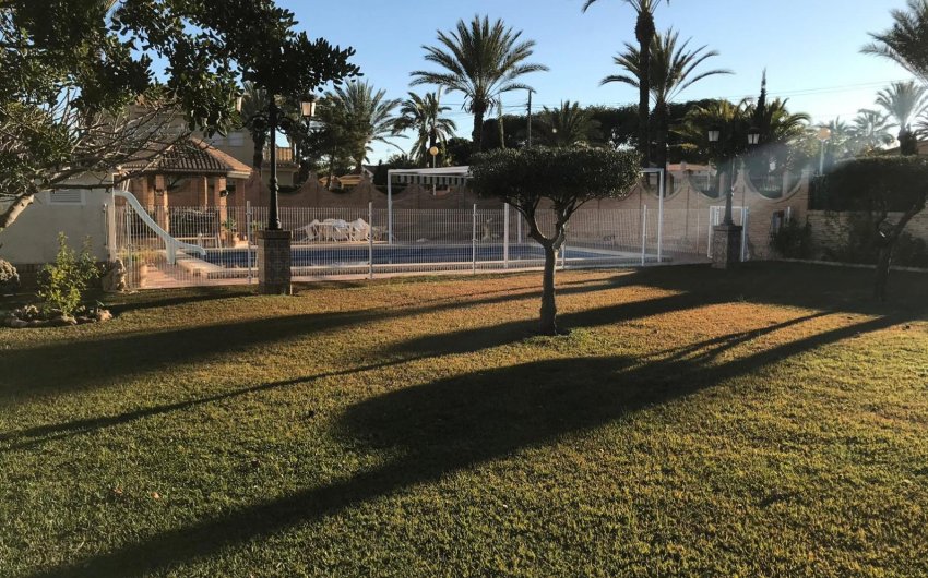 Revente - Villa -
Orihuela Costa - Costa Blanca