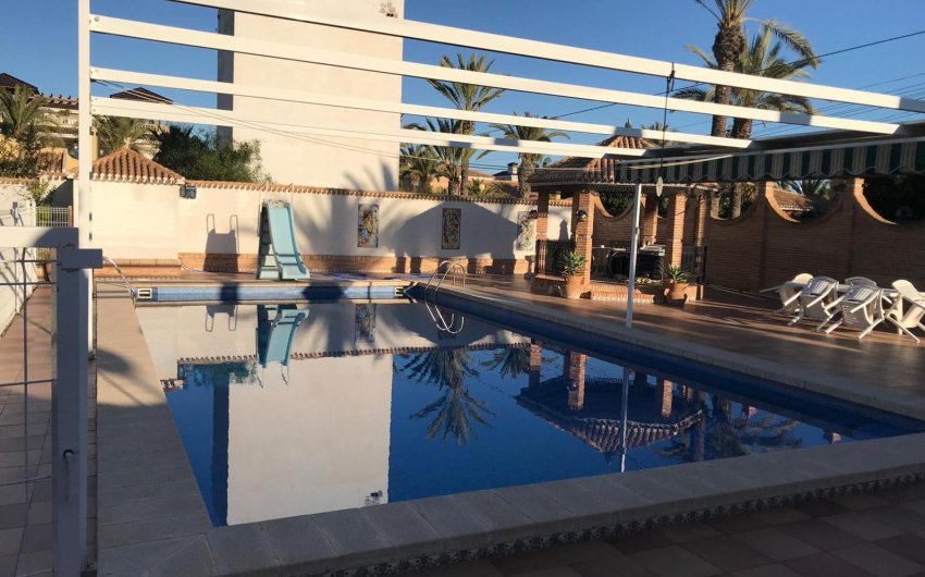 Revente - Villa -
Orihuela Costa - Costa Blanca