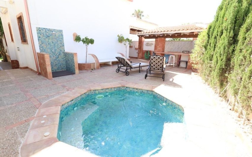 Revente - Villa -
Orihuela Costa - Costa Blanca
