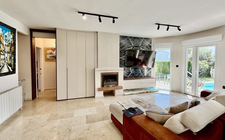 Revente - Villa -
Orihuela Costa - Costa Blanca