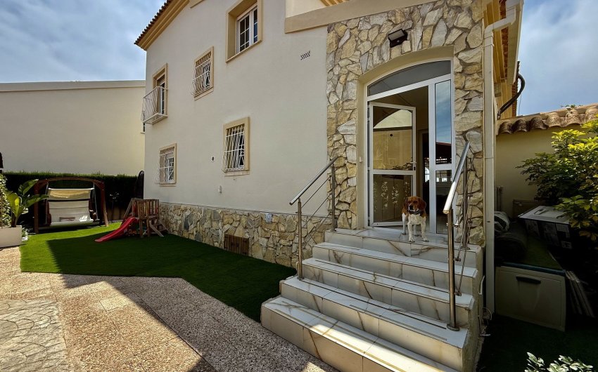 Revente - Villa -
Orihuela Costa - Costa Blanca