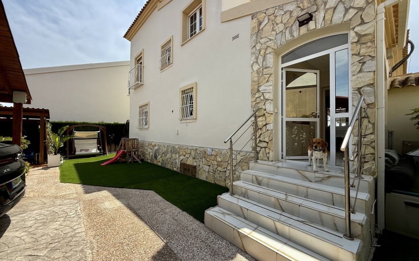 Revente - Villa -
Orihuela Costa - Costa Blanca