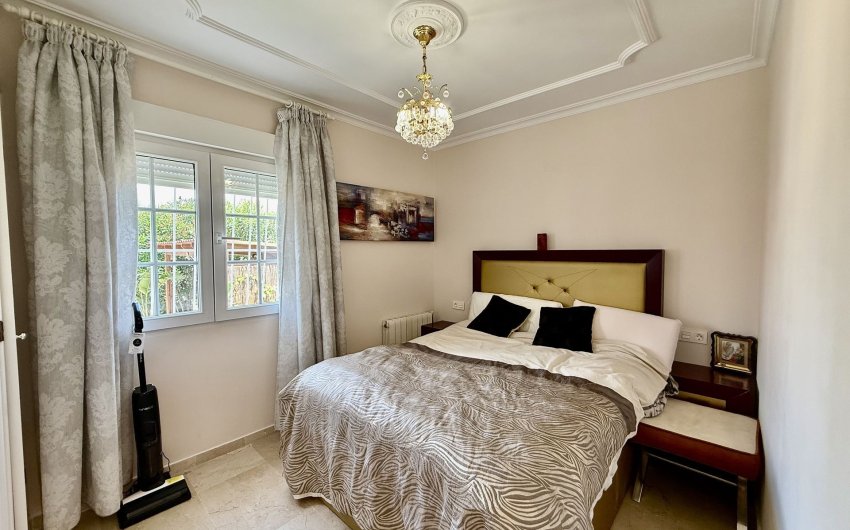 Revente - Villa -
Orihuela Costa - Costa Blanca