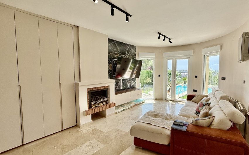 Revente - Villa -
Orihuela Costa - Costa Blanca