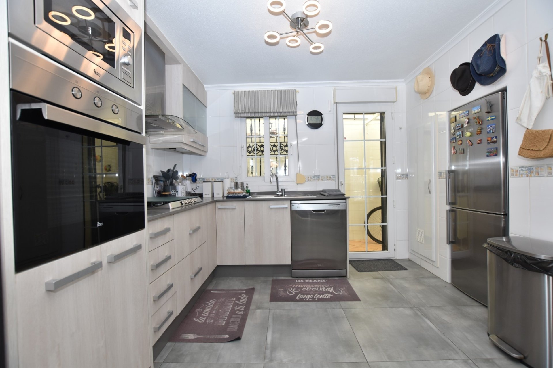 Revente - Villa -
Orihuela Costa - Costa Blanca