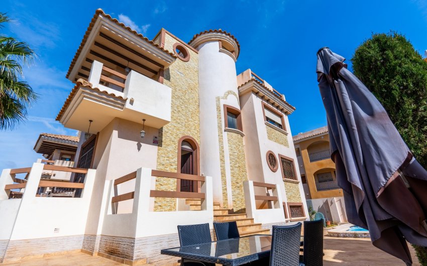 Revente - Villa -
Orihuela Costa - Costa Blanca