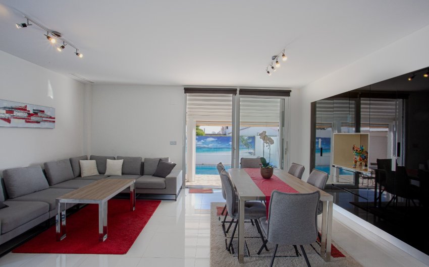 Revente - Villa -
Orihuela Costa - Costa Blanca