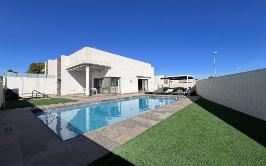 Revente - Villa -
Orihuela Costa - Costa Blanca