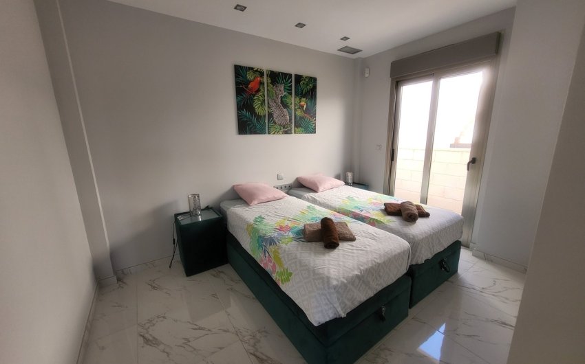 Revente - Villa -
Orihuela Costa - Costa Blanca