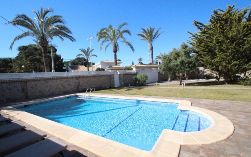 Revente - Villa -
Orihuela Costa - Costa Blanca
