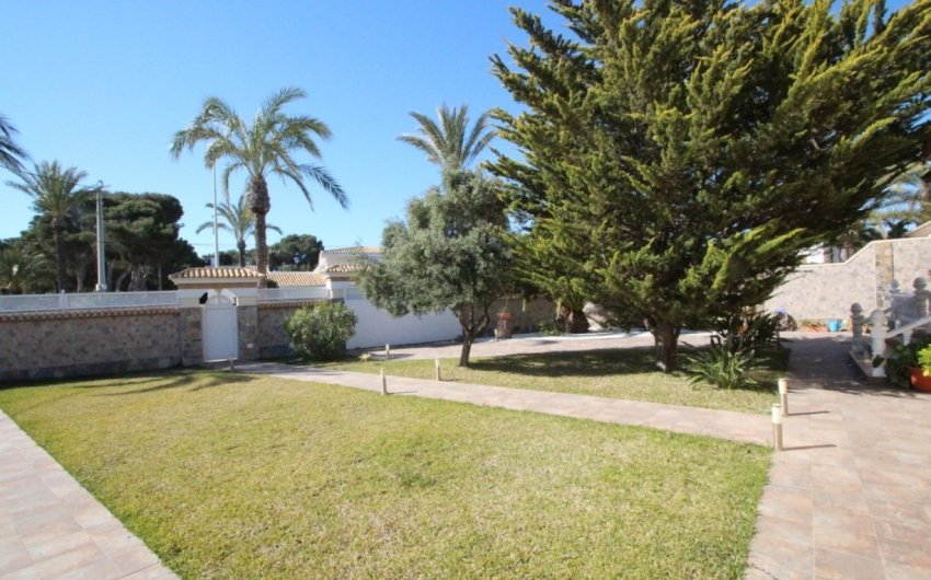 Revente - Villa -
Orihuela Costa - Costa Blanca