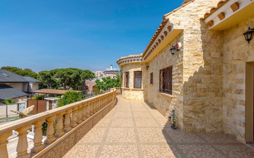 Revente - Villa -
Orihuela Costa - Costa Blanca