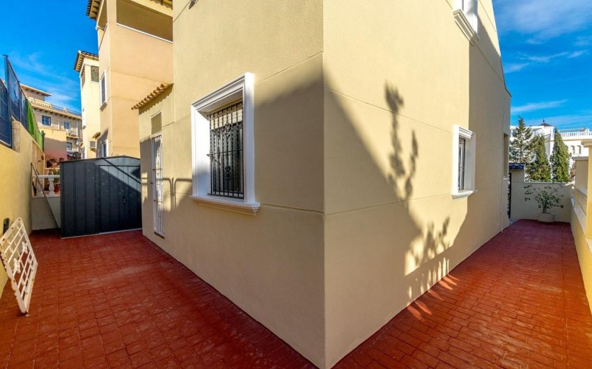 Revente - Villa -
Orihuela Costa - Costa Blanca
