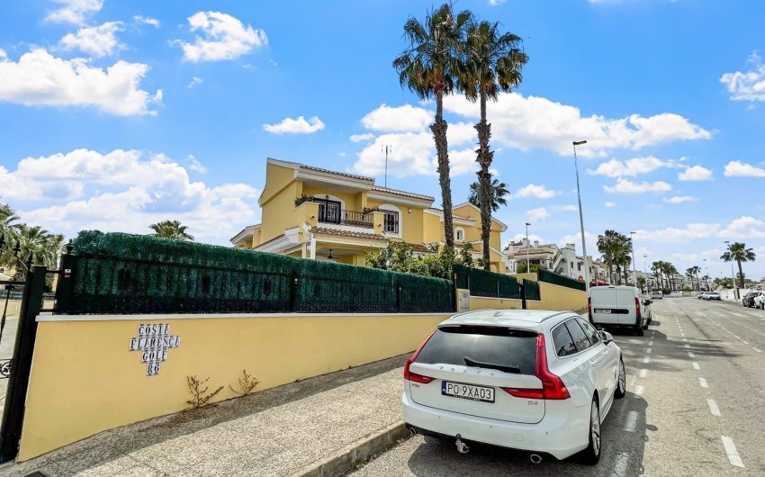 Revente - Villa -
Orihuela Costa - Costa Blanca