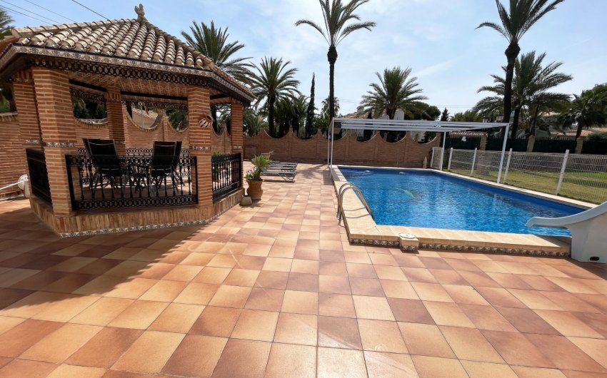Revente - Villa -
Orihuela Costa - Costa Blanca