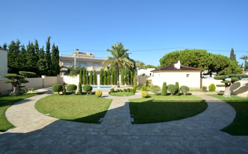 Revente - Villa -
Orihuela Costa - Costa Blanca